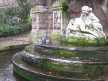 Jardin_du_Luxembourg-Medici_Fountain_detail