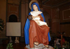 Virgen-amamantando-Iglesia-Divina-Providencia-de-Santiago-de-Chile