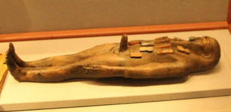 Momia-amuleto-osiris-Tolomeo-VI-181-145-adc-kunsthistorisches-museum-viena-anarkasis