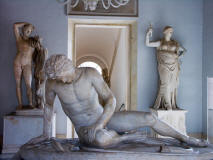 Dying_Gaul-Musei_CapitoliniI-2